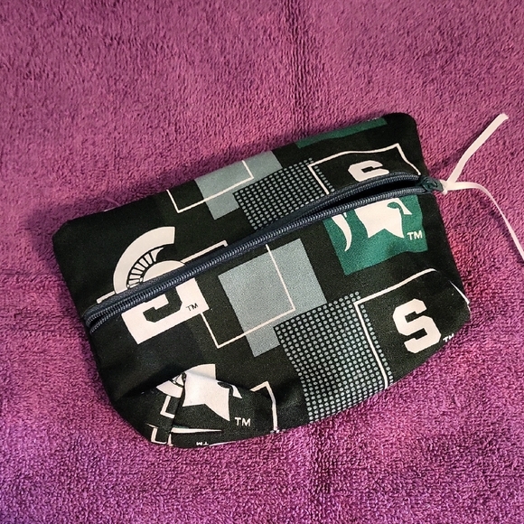 MSU Zippered Pouch - Picture 1 of 4